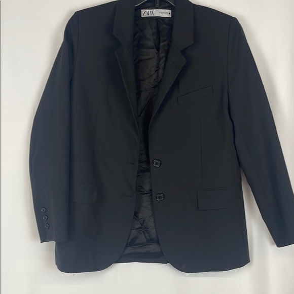 Zara Jackets & Blazers - Zara Women's Black Classic Design Blazer - Size Medium